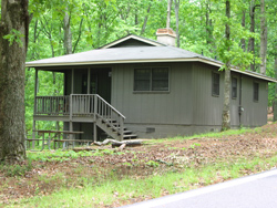 a rental cabin at Red Top Mountain State Park